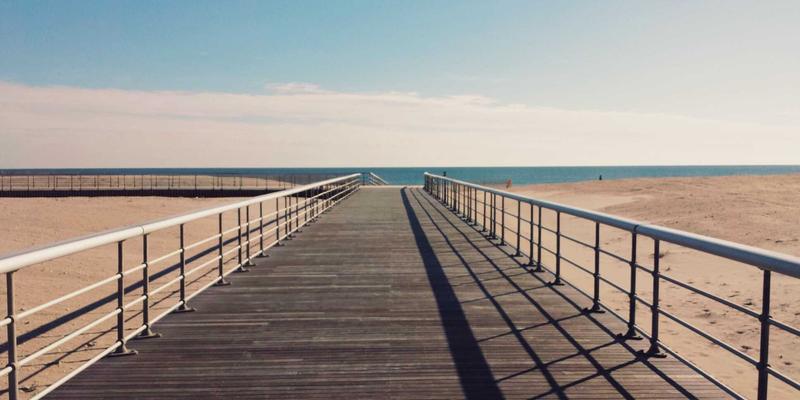 柬埔寨摩托车旅行安全指南：从吴哥窟到乡间小道的租车、路况与必备物品清单